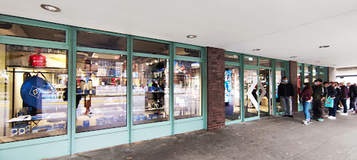 Der Firmenname ist HSV City-Store