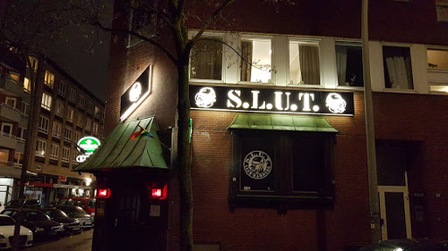 Der Firmenname ist S.L.U.T. Club Hamburg