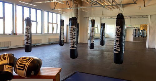 GORILLA GYM HAMBURG - Schule für Kampfsport - Kung Fu, Thaiboxen, Grappling, MMA, AY10-Yoga