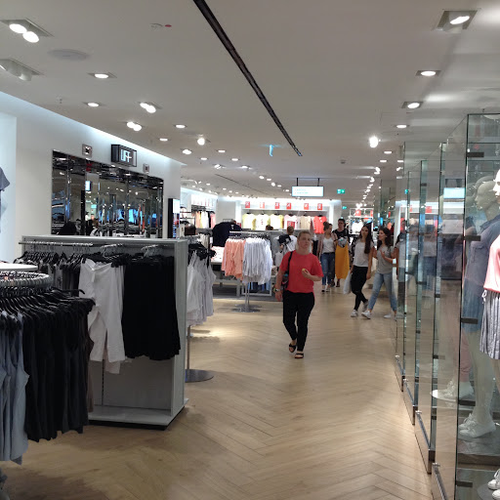 H&M