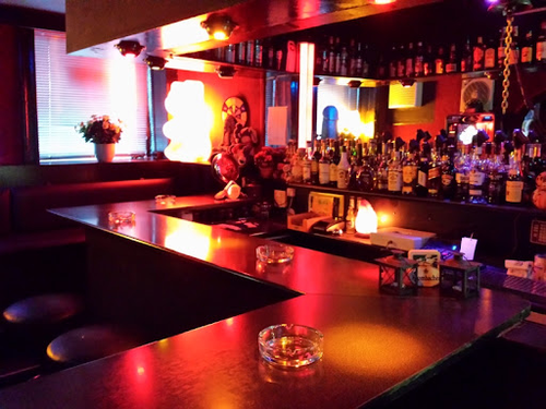 Pick Up Gay Bar